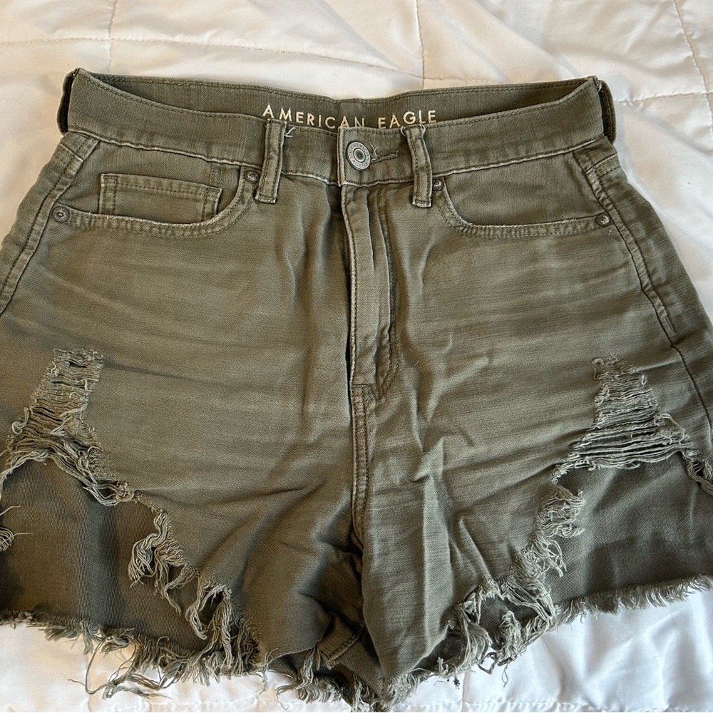 ⚡️ American Eagle Highest Rise Mom Short (size 4)